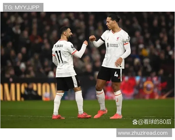 篮球与足球明星握手瞬间展现运动精神与友谊的完美结合 篮球与足球明星握手瞬间展现运动精神与友谊的完美结合